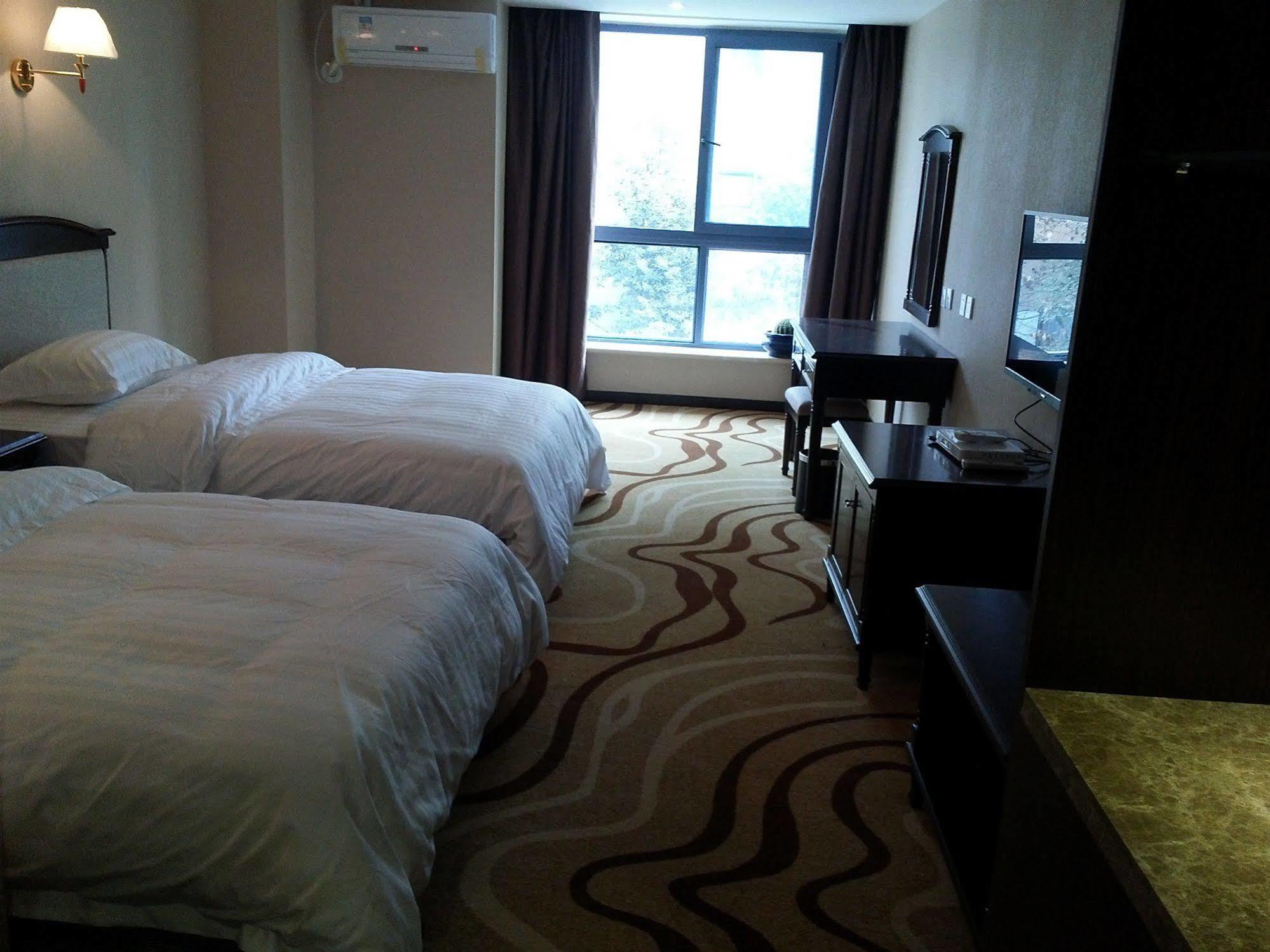 Chengdu Airport Ruijia Hotel Exterior photo