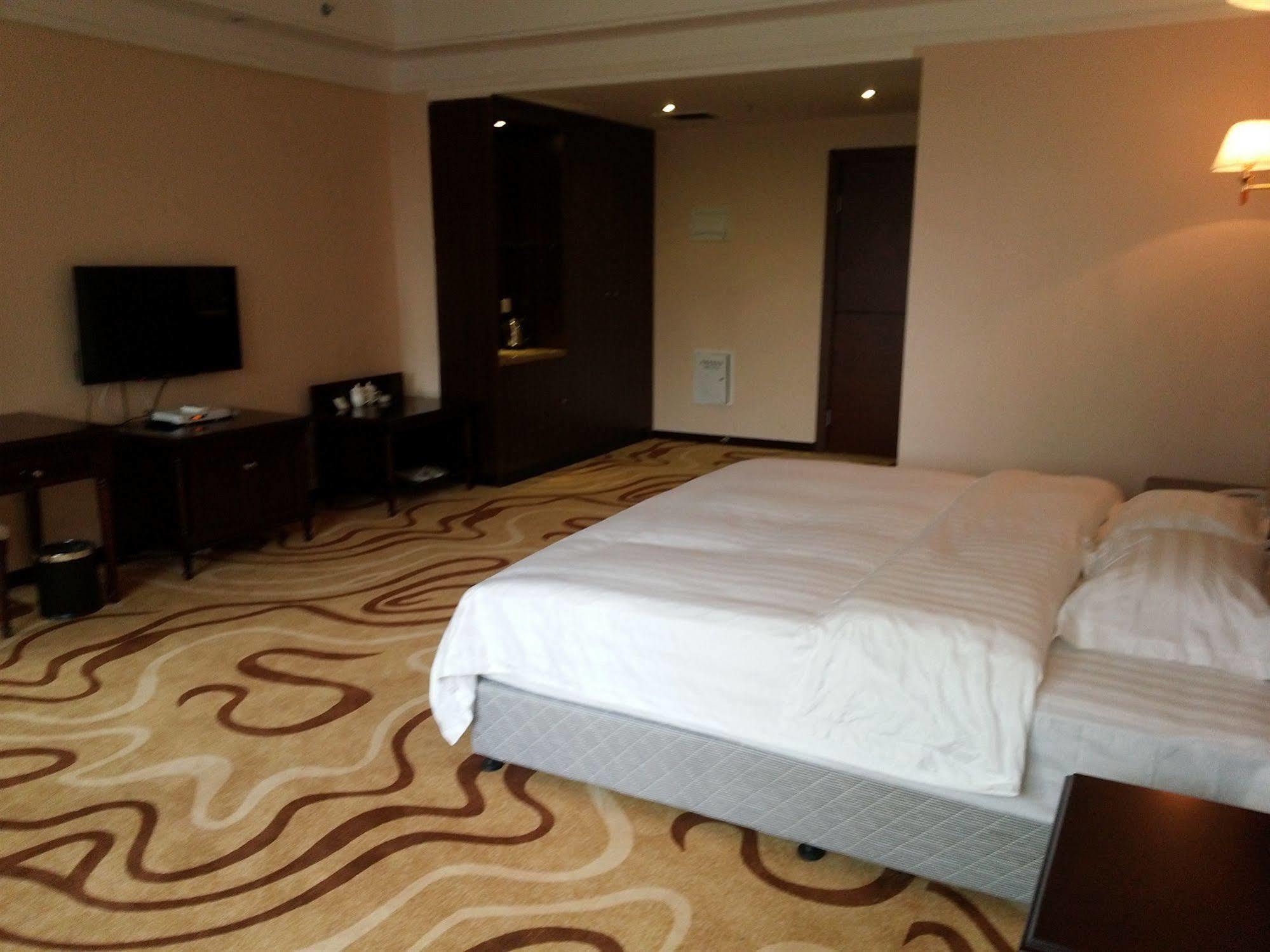 Chengdu Airport Ruijia Hotel Exterior photo